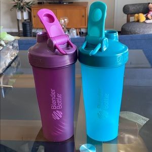Two 28oz Blender Bottles